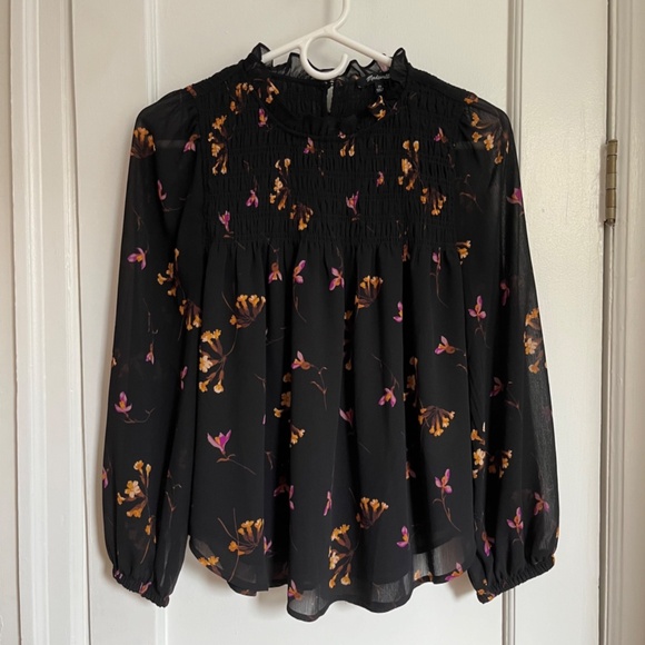 Madewell | Georgette Ruffle-Collar Smocked Top in Falling Freesias - Picture 2 of 8